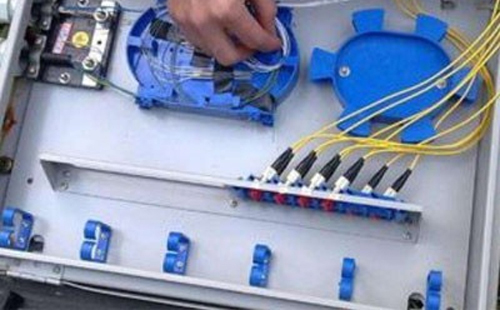 【富龙光纤】温馨提示:秋意浓,保暖记心间 【富龙光纤】温馨提示:秋意浓,保暖记心间